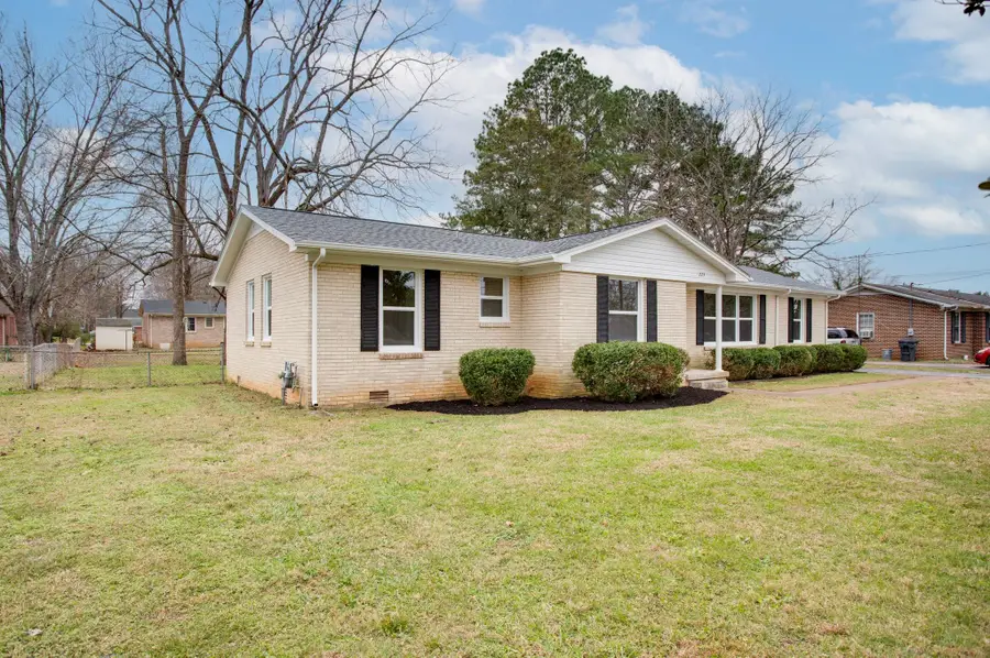 223 Hampton Rd, Columbia, TN 38401 - Image #2