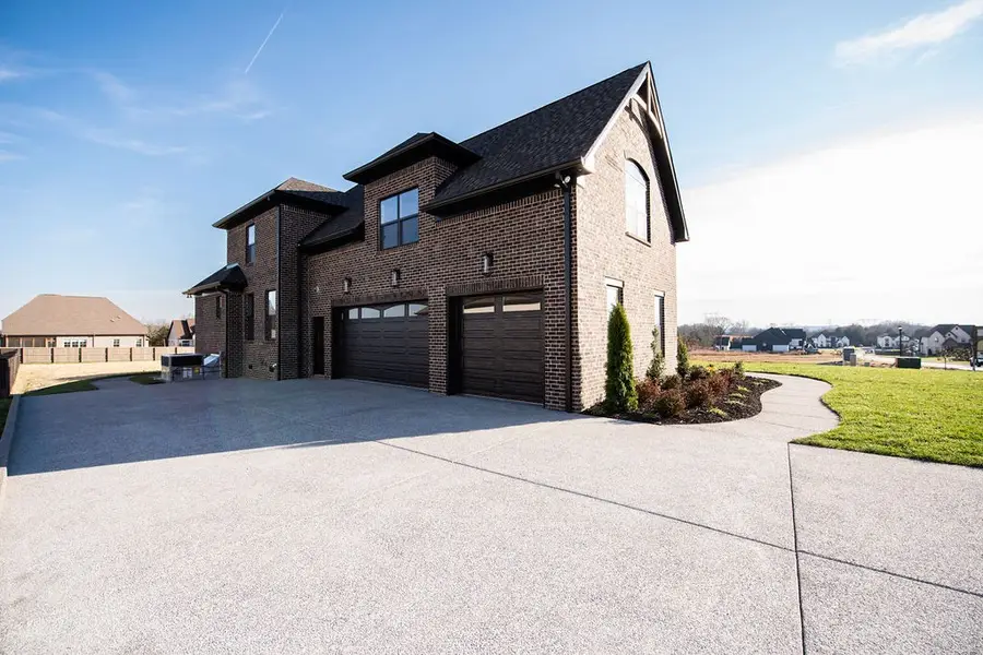 894 Harrisburg Ln, Mount Juliet, TN 37122 - Image #3