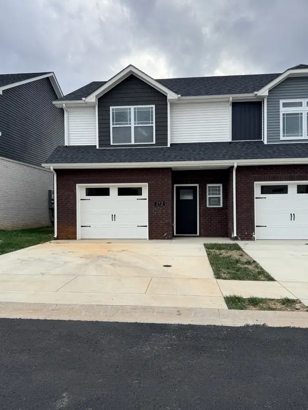 212 W Fallow Ct, Clarksville, TN 37040