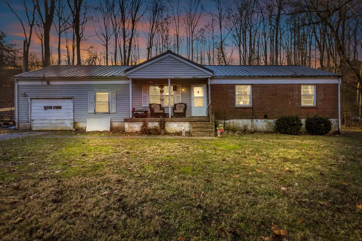 7880 Johnny Crow Rd, Lyles, TN 37098 - Image #1
