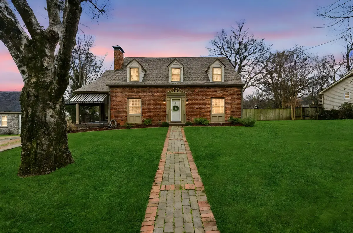 1410 E Riverwood Dr, Nashville, TN 37216 - Image #1