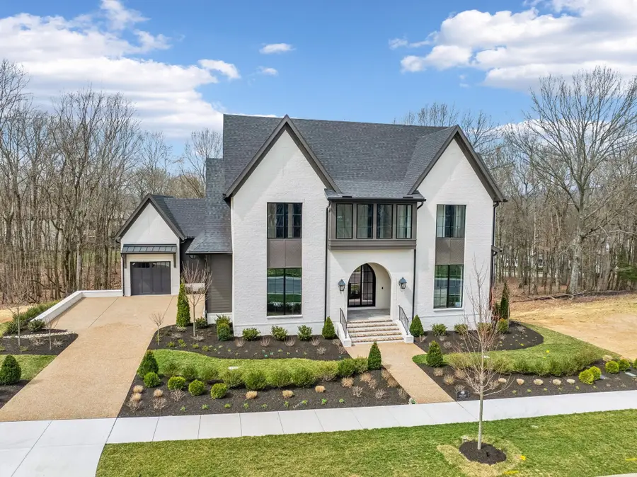 8517 Blanton Ct, College Grove, TN 37046 - Image #2