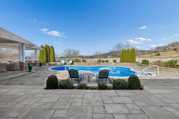 3231 Carrington Ln, Columbia, TN 38401