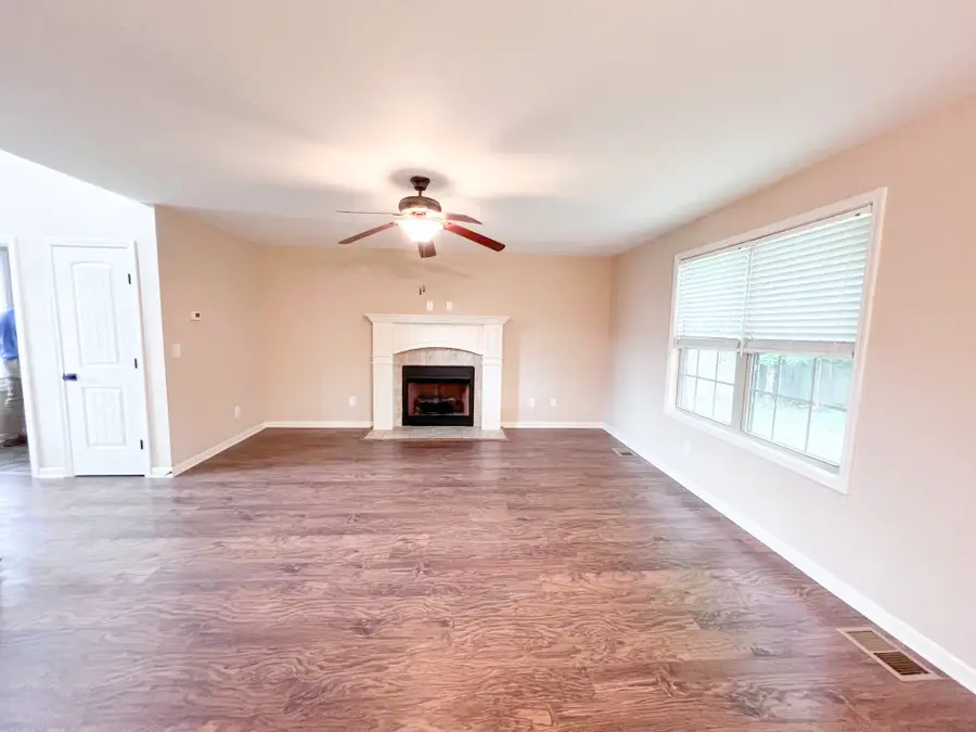 1184 Morstead Dr, Clarksville, TN 37042 - Image #2