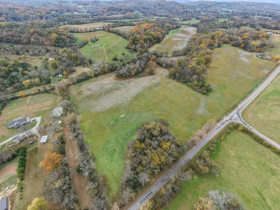 9 Craig Bridge Rd, Williamsport, TN 38487 - Image #3