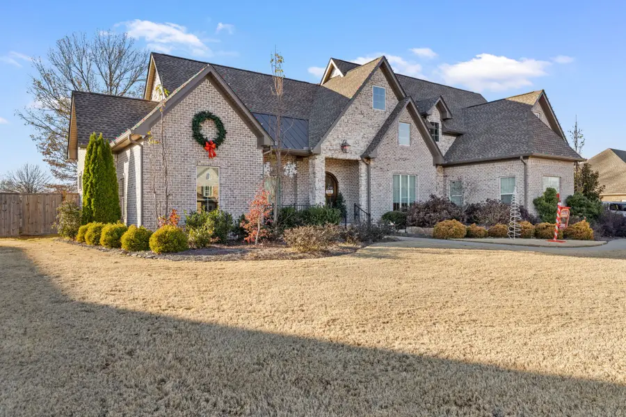 204 Carron Ln, Tuscumbia, AL 35674 - Image #2