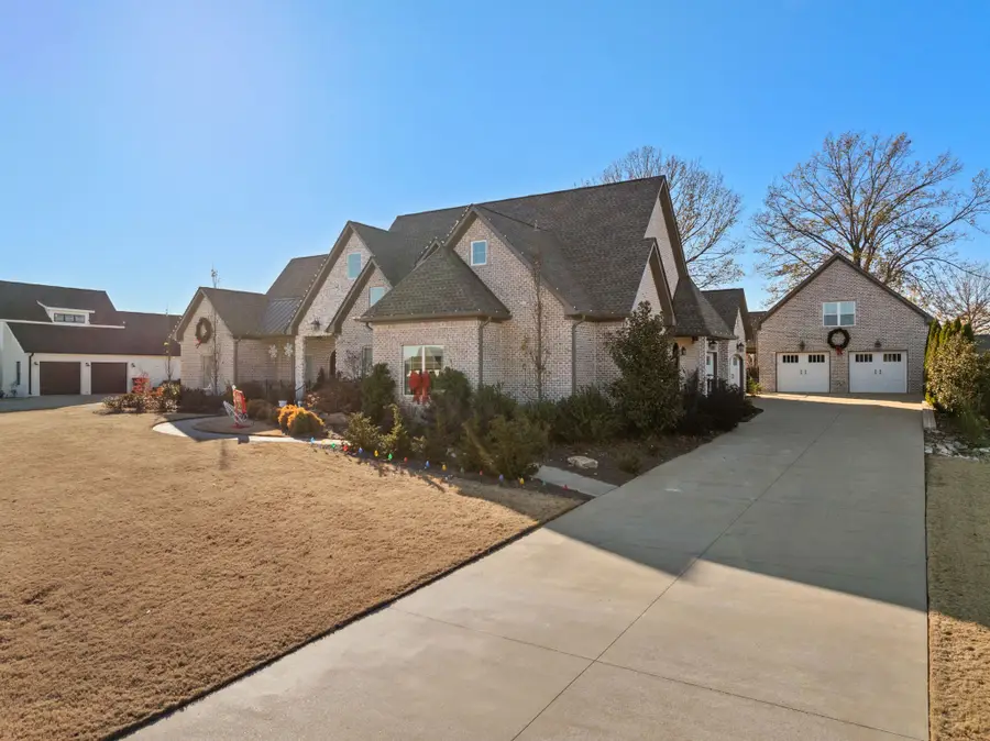 204 Carron Ln, Tuscumbia, AL 35674 - Image #3