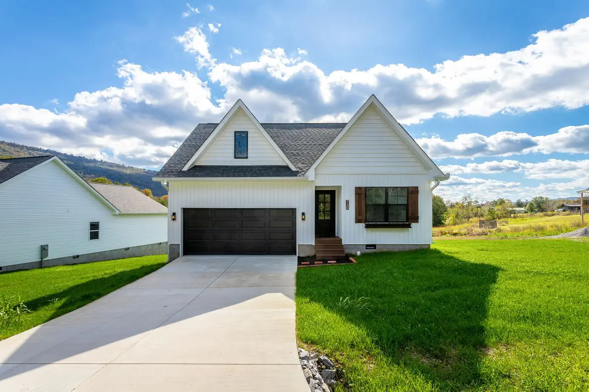 738 Sells Ln, Trenton, GA 30752 - Image #1