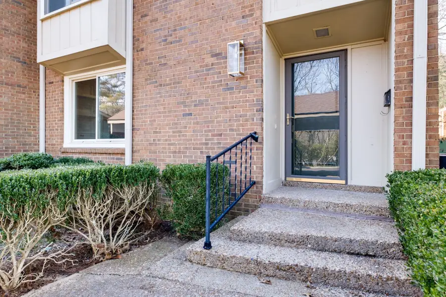 6916 Highland Park Dr, Nashville, TN 37205 - Image #3