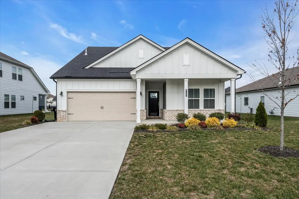 6132 Farm Castle Dr, Rockvale, TN 37153 - Image #1