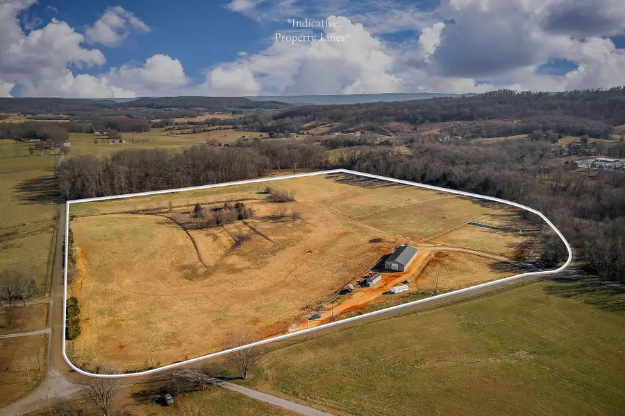 620 Roberts Cemetery Rd, Walling, TN 38587 - Image #2