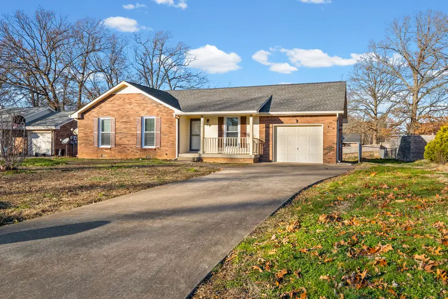 211 Millstone Cir, Clarksville, TN 37042 - Image #2