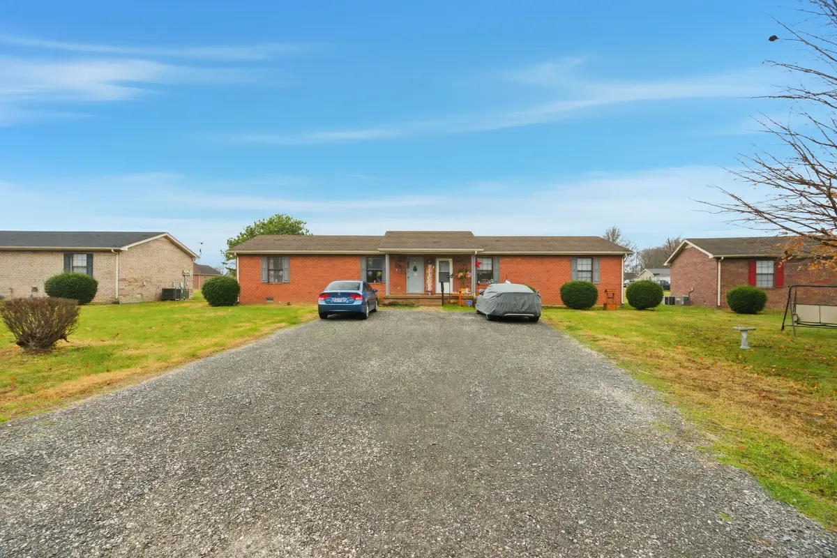 105 Gayla Ct, Portland, TN 37148 - Image #1