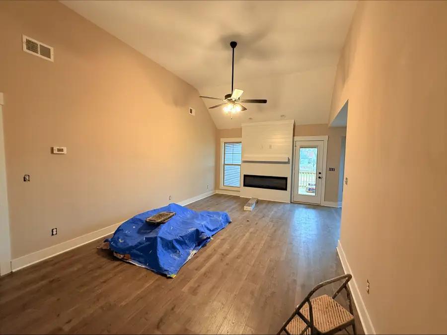 795 Vera Dr, Clarksville, TN 37040 - Image #2