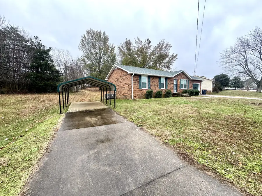 403 Judy Lynn Dr, Clarksville, TN 37042 - Image #2