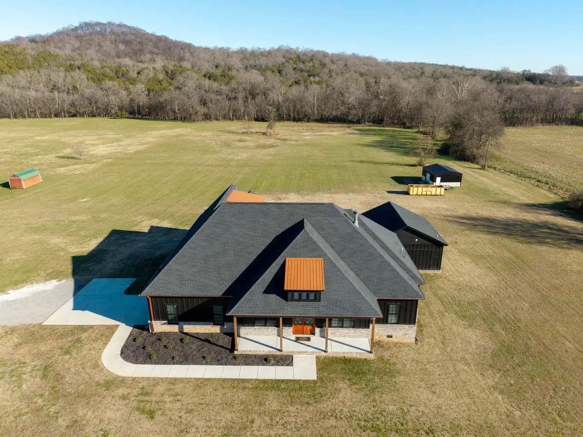 405 Shelbyville Hwy, Fayetteville, TN 37334 - Image #1