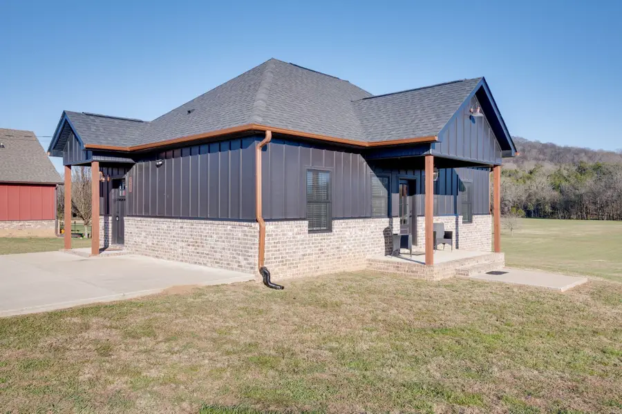 407 Shelbyville Hwy, Fayetteville, TN 37334 - Image #2