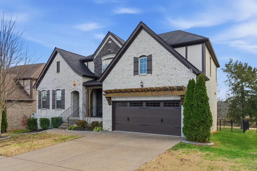 5177 Mountainbrook Cir, Hermitage, TN 37076 - Image #2