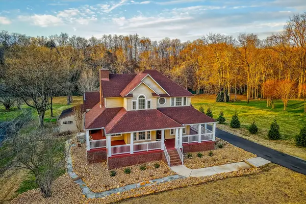 962 Indian Mound Dr, McMinnville, TN 37110