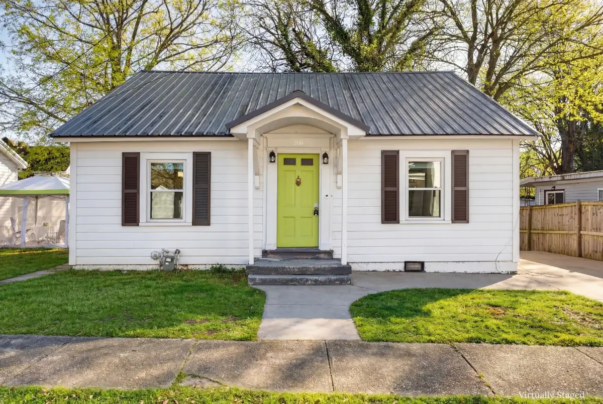 206 Jefferson St, Fayetteville, TN 37334 - Image #1