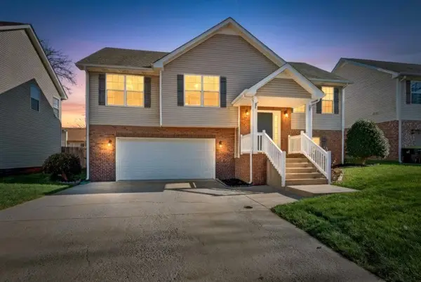 541 Parkvue Village Way, Clarksville, TN 37043