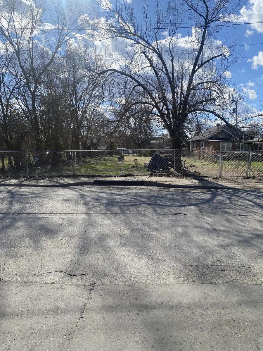 1725 17th Ave N, Nashville, TN 37208 - Image #2