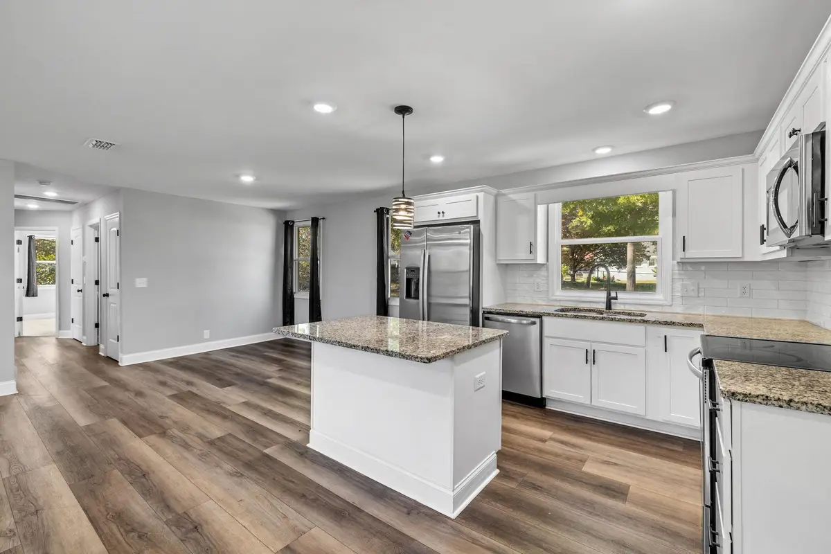 212 Westside Dr, Tullahoma, TN 37388 - Image #1