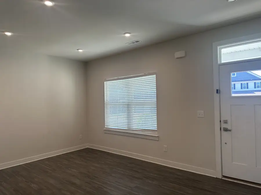 631 Wassil Dr, Gallatin, TN 37066 - Image #2