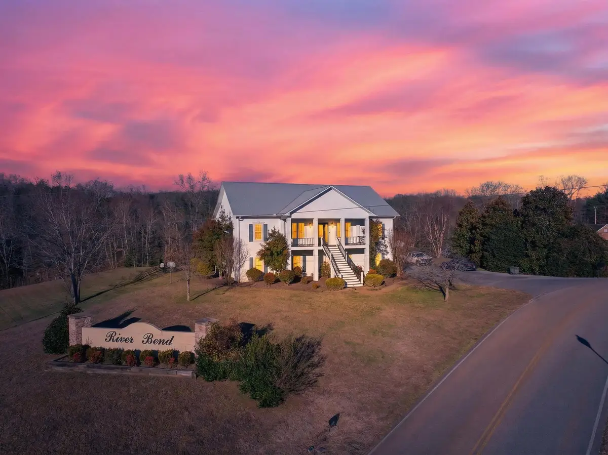 77 River Front Dr, Sparta, TN 38583 - Image #1