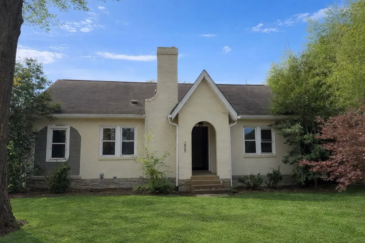 255 Cherokee Rd, Nashville, TN 37205 - Image #1