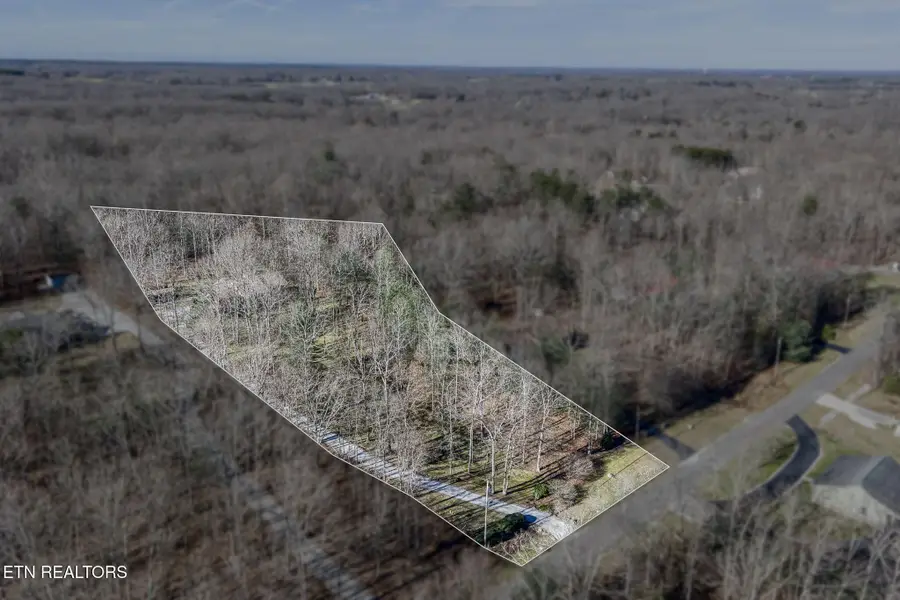 327 Robin Hood Drive, Crossville, TN 38555 - Image #2