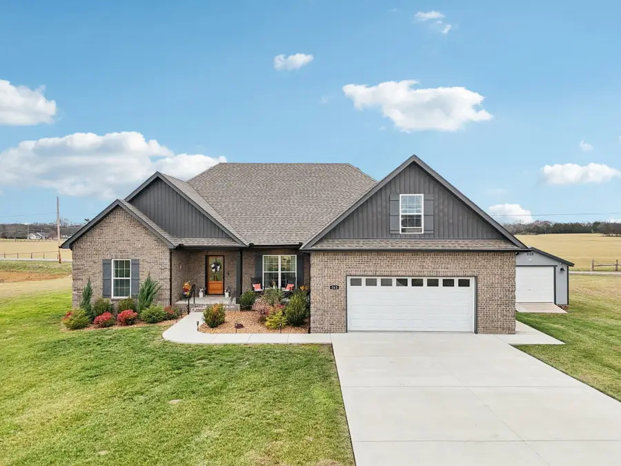 163 Honeybee Dr, Unionville, TN 37180 - Image #2