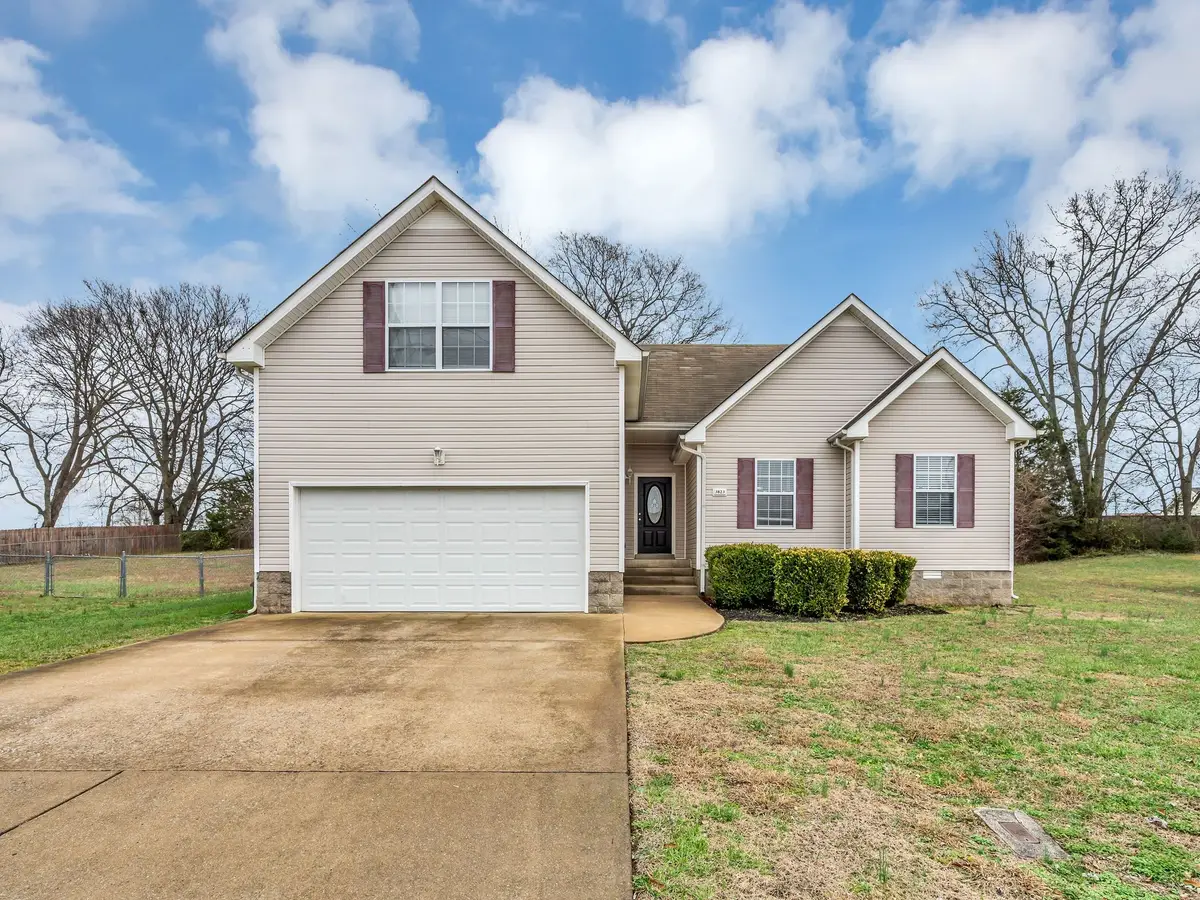 3823 Angelise Ln Ne, Clarksville, TN 37042 - Image #1