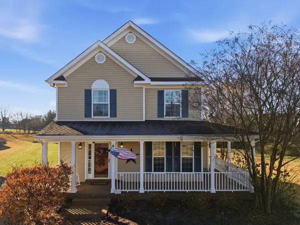 1325 Branchside Ct, Thompsons Station, TN 37179