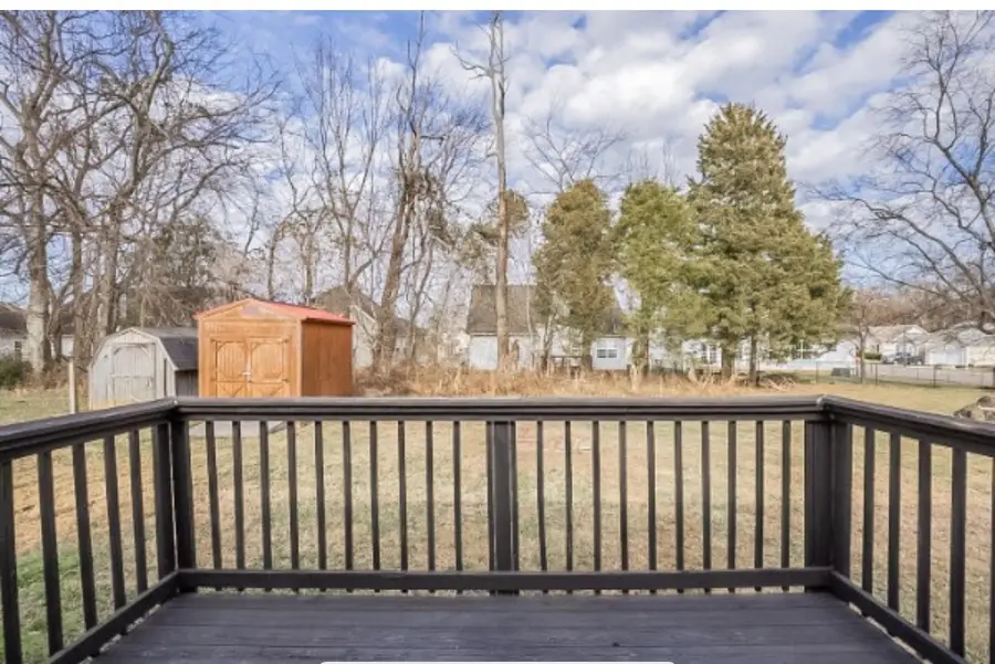 337 Erie Dr, Clarksville, TN 37040 - Image #2