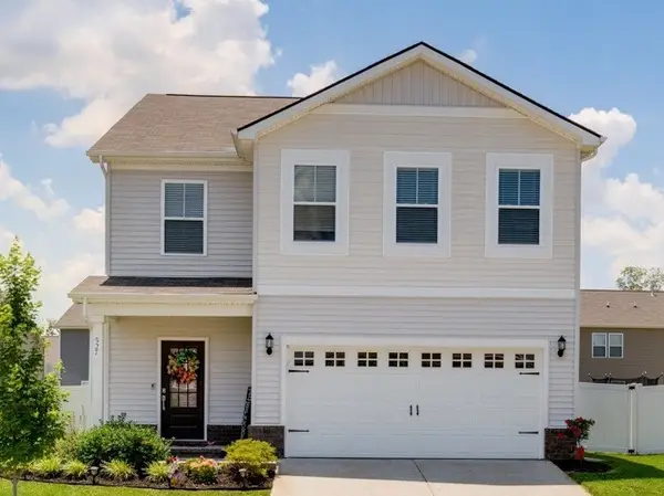 527 Torrey Pines Ln, Lebanon, TN 37087