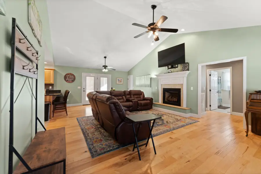 455 Carriage Dr, Crossville, TN 38555 - Image #3