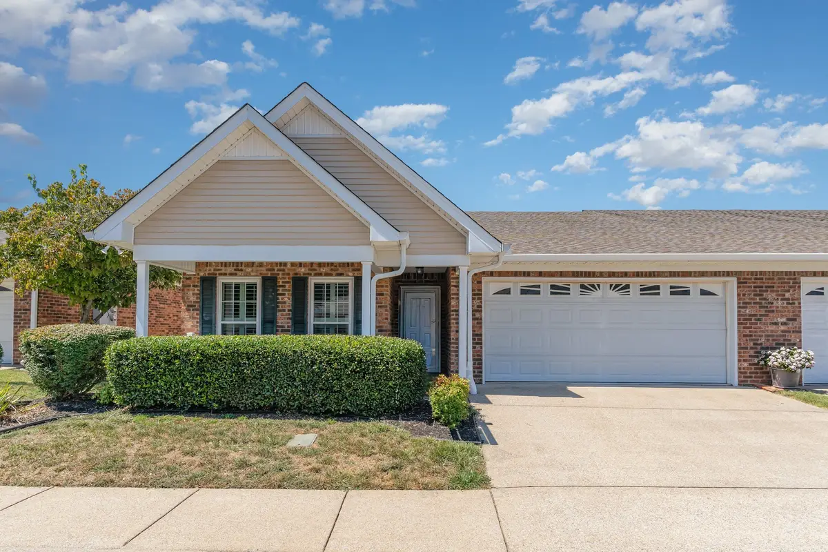 646 Forest Glen Cir, Murfreesboro, TN 37128 - Image #1