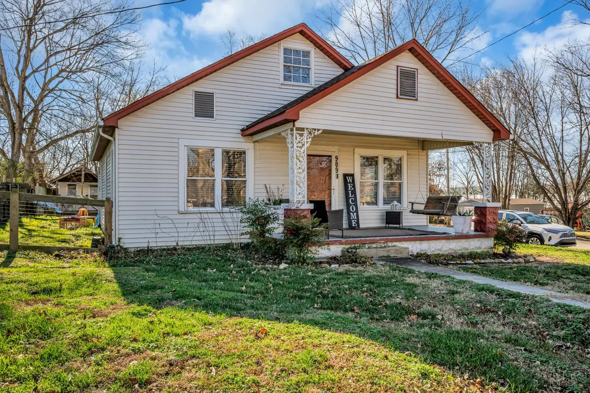 909 West 1st Street, Dickson, TN 37055 - Image #1