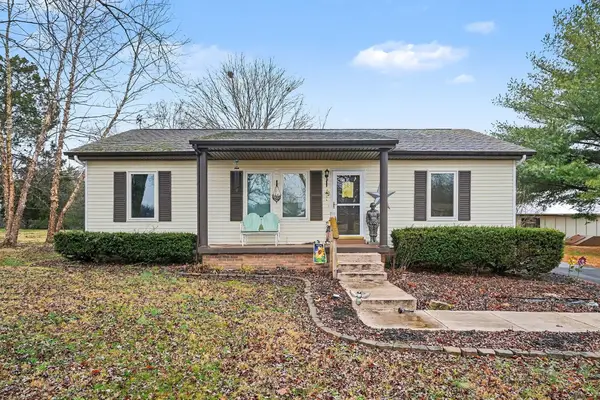 4918 Woodrow Rd, Woodlawn, TN 37191