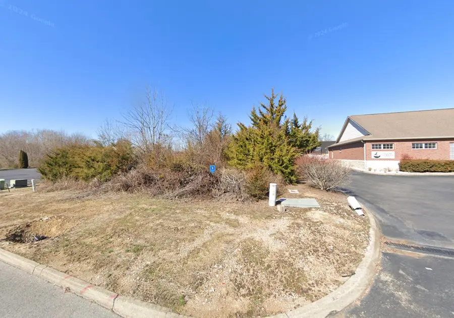 1130 Fox Meadows Blvd, Sevierville, TN 37862 - Image #2