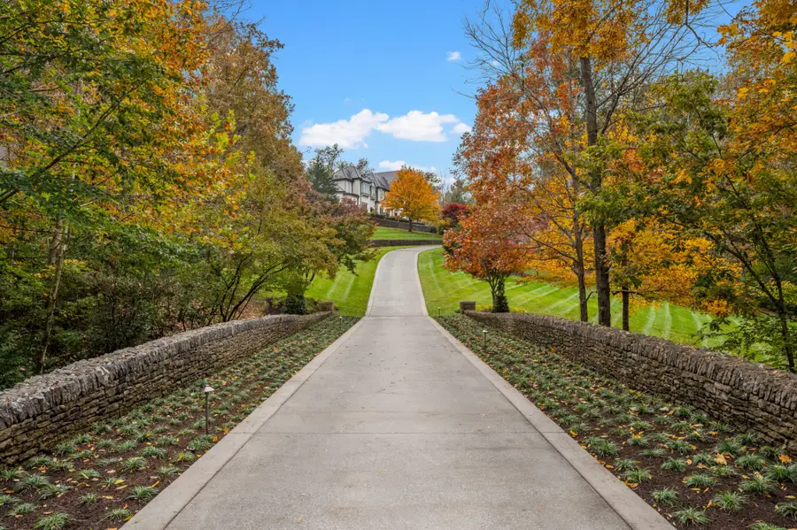 1033 Vaughn Crest Dr, Franklin, TN 37069 - Image #3