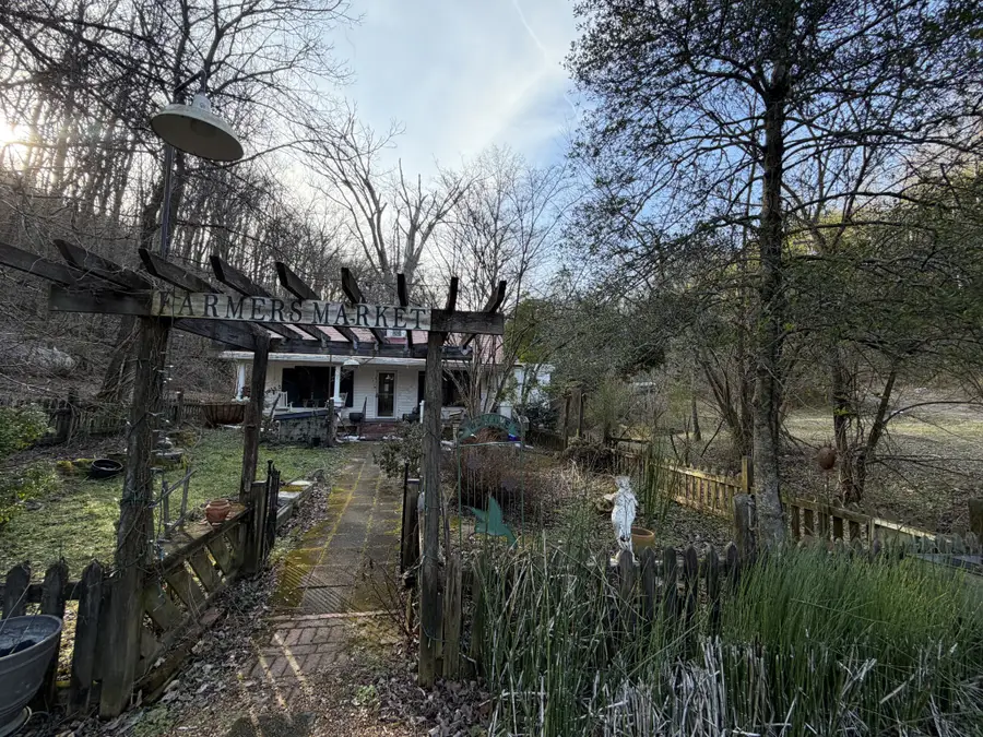 5169 Eatons Creek Rd, Nashville, TN 37218 - #2