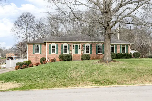 402 Hemingway Dr, Columbia, TN 38401