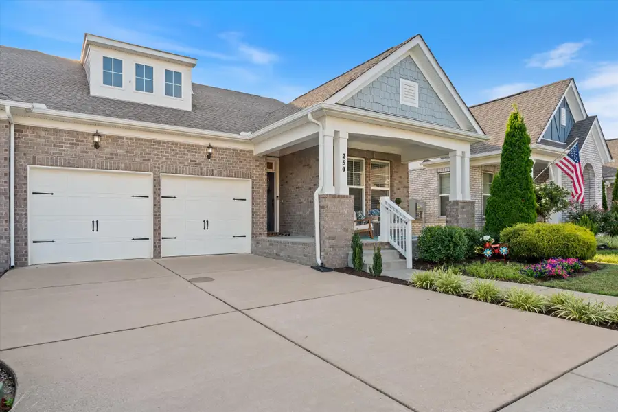 250 Tanglewood Ln, Hendersonville, TN 37075 - Image #2