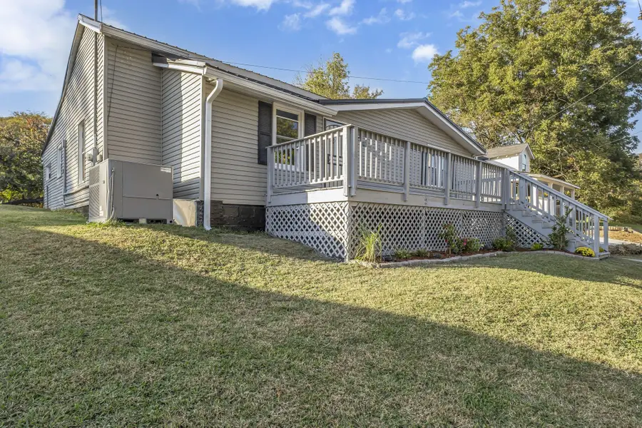 403 Carpenter St, Mount Pleasant, TN 38474 - Image #2