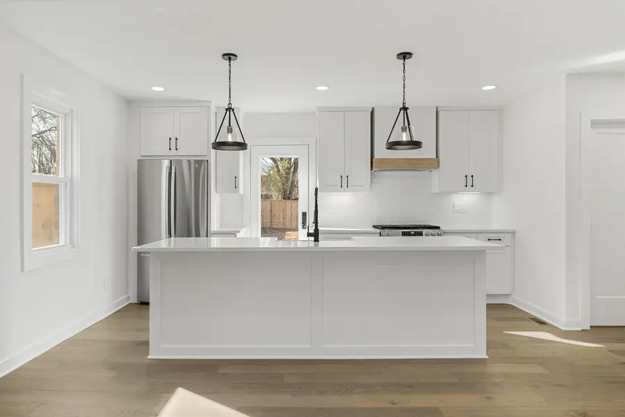 1118 Sunnymeade Dr, Nashville, TN 37216 - Image #2