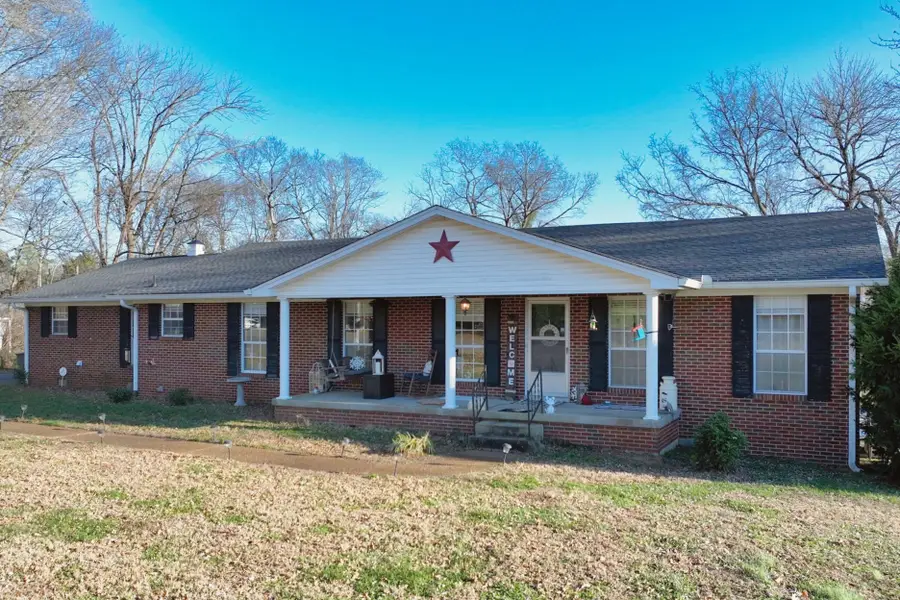 939 Sunset Dr, Gallatin, TN 37066 - Image #2