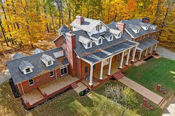 6211 Rocky Point Rd, Cookeville, TN 38506