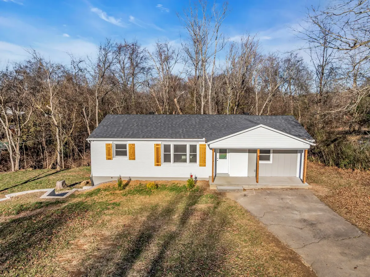 1034 Taylor Town Rd, White Bluff, TN 37187 - Image #1